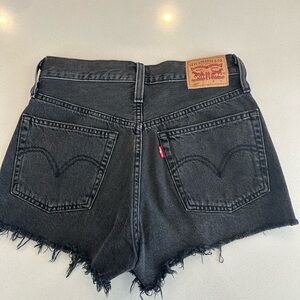 501 Levi's Black shorts